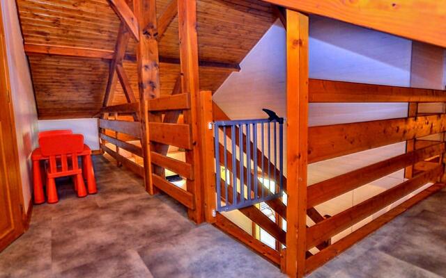 Serene Holiday Home in Cussac with Private Terrace, Barbeque