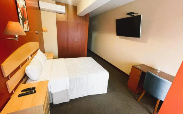 Javier Prado Inn