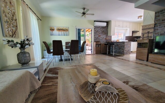 Charming 3-bed Villa in Protaras With Heated Pool