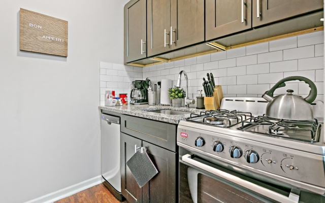 Studio Superb Apt Near Loyola University