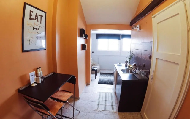 Studio 5 Corners