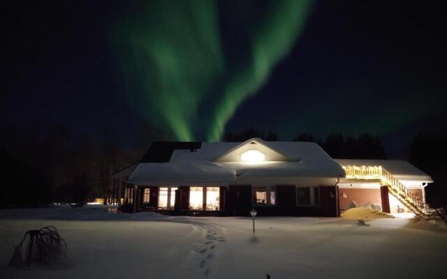 Arctic River Apartment