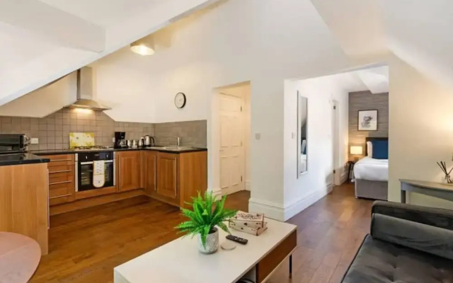Host Apartments Kensington Quarters III