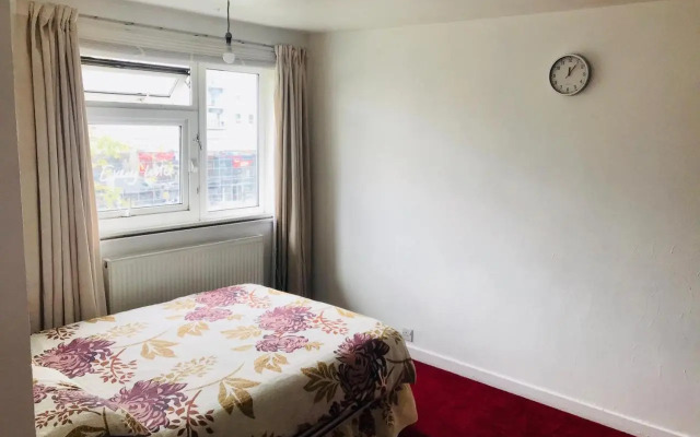 COSY ROOM 2 LONDOn