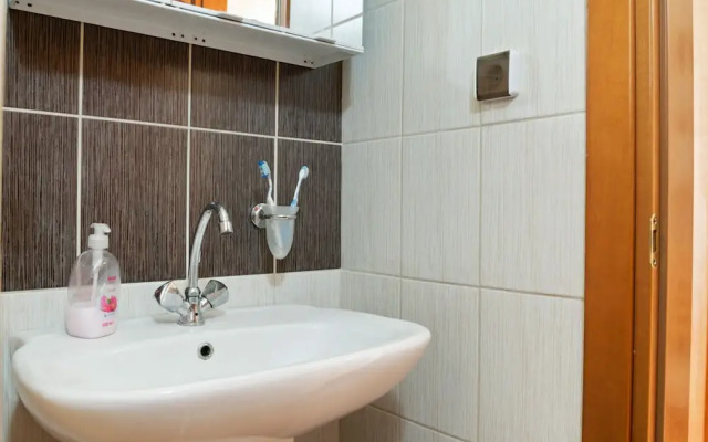 Welcoming Apartment in Venerato With Garden