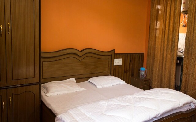 OYO 13342 Home Cozy Stay Naddi