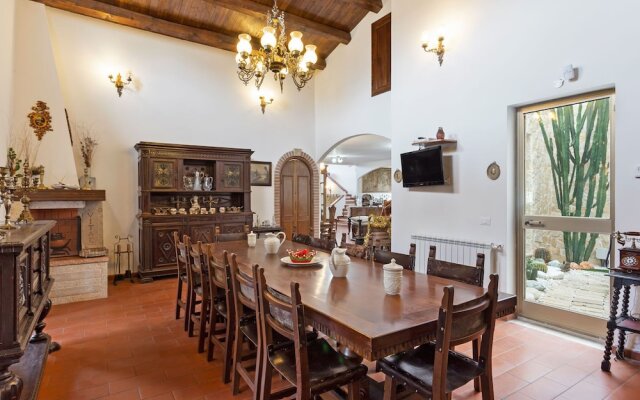 Wonderful Villa 29 Km From The Center Of Rome With Private Swimming Pool