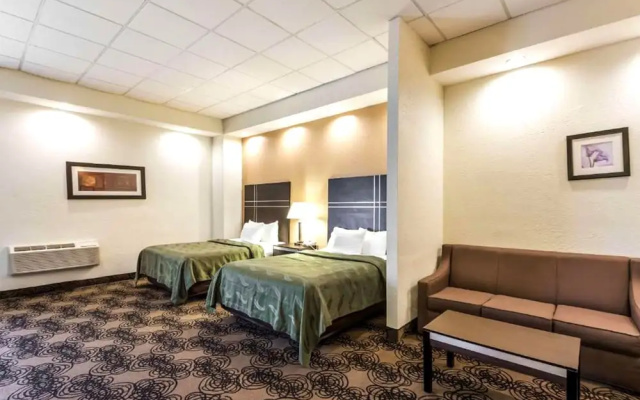 La Quinta Inn Milwaukee Northwest