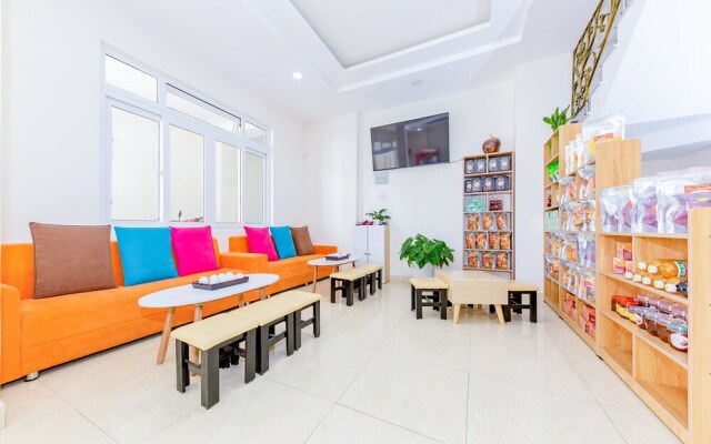 Hotel Huong Moc by OYO Rooms