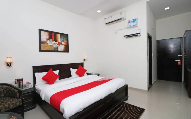 Hotel De DS Plaza By OYO Rooms