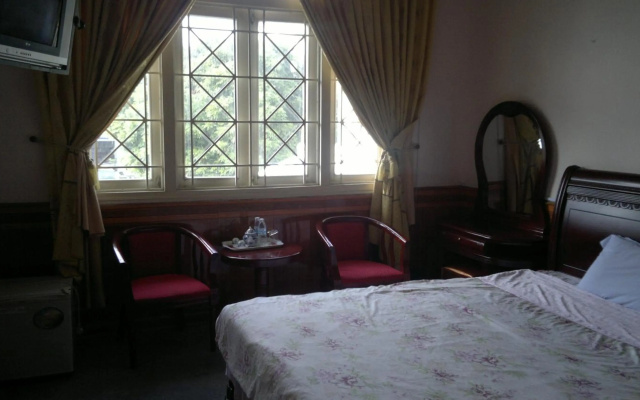 Hue Railway Hotel – Guest Rooms – Hue
