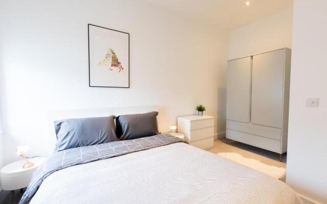Modern and Spacious 1 Bed Apartment City Centre