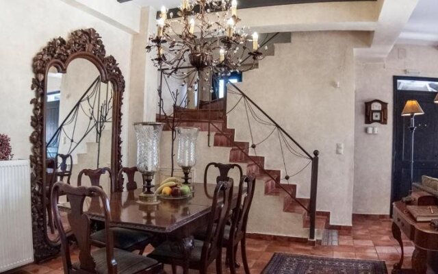 Ostra Menalon Luxury Suites