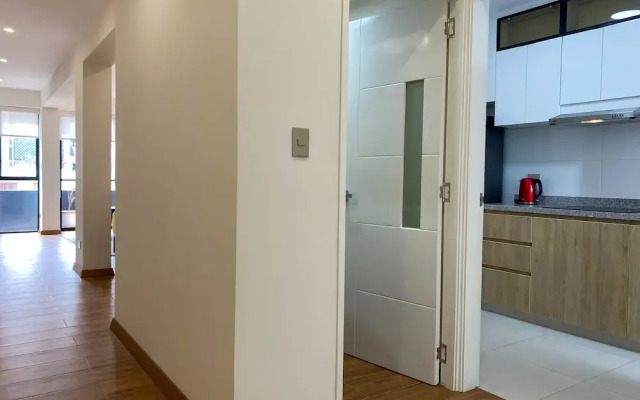 Beautiful 2BR With Balcony in Miraflores