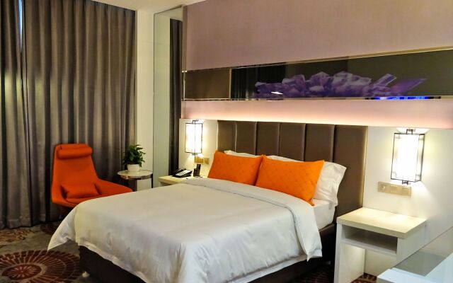 Holiday Villa Hotel & Residence