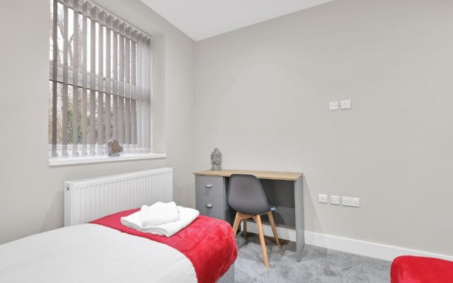 Crown Place 2 & 3 Bedroom Luxury Apts. with Parking in Shepperton