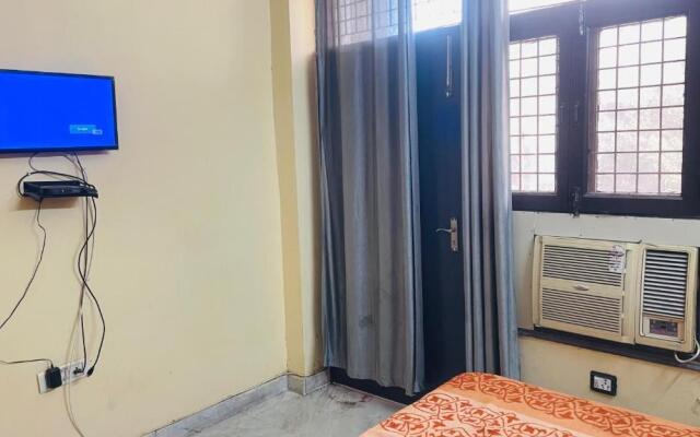 OYO 70147 Rp Residency