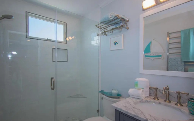 5 Bed Sleeps 12 With Water Views
