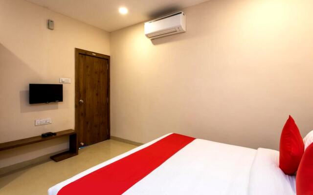 Goroomgo Luxury Star Inn Sum Hospital Bhubaneswar