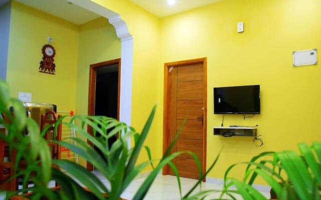 Sri Apartment 2BHK For Familys Couples Parking A1