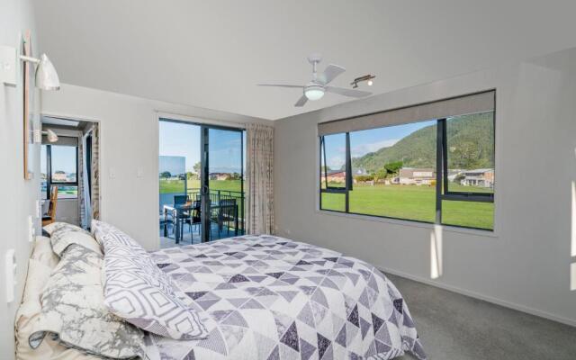 Pauanui Hangar Retreat - Pauanui Holiday Home