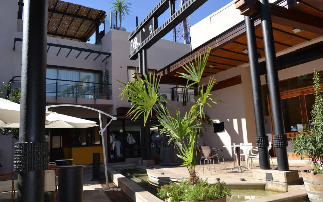 Plaza Paradiso Petit Hotel