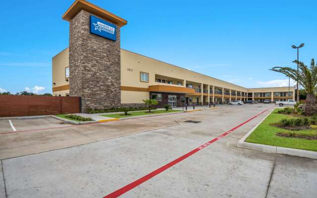 Americas Best Value Inn & Suites Houston at Hwy 6