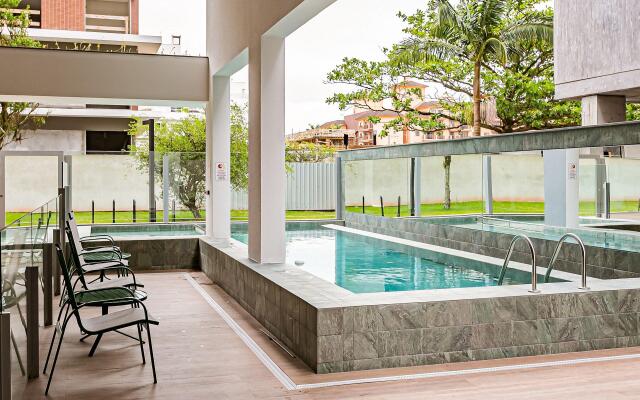 Apto moderno e sofisticado Jurerê 200m mar JRR103