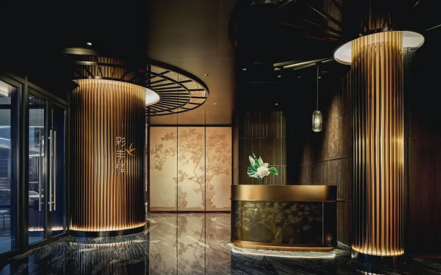 Hualuxe Chongqing Wushan by IHG