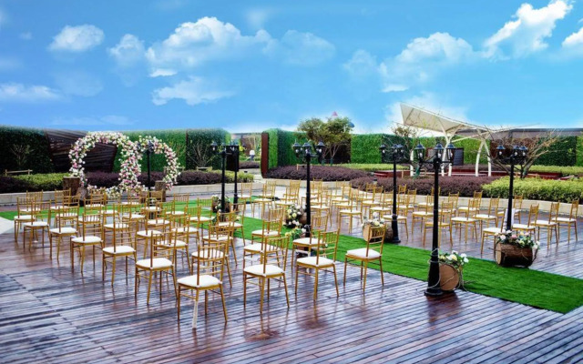 Golden Eagle Summit Hotel Nanjing China