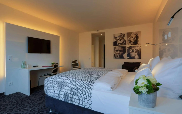 FourSide Plaza Hotel Trier, Trademark Collection by Wyndham