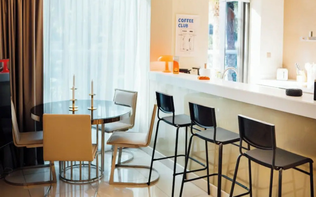 Luxury Hostel Business Bay