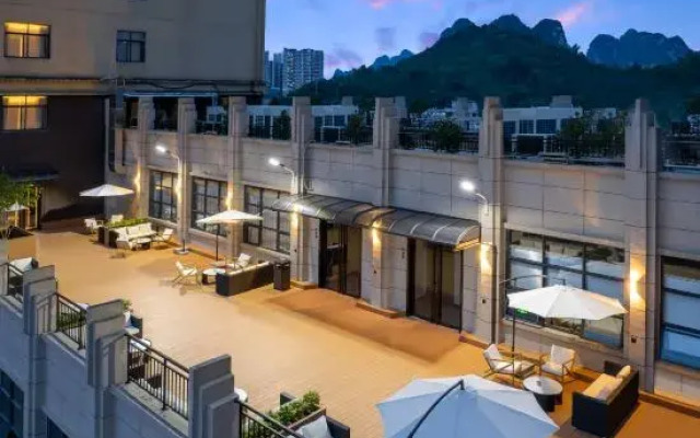 Hechi Yueyue Hotel (Vocational Education Center Branch)