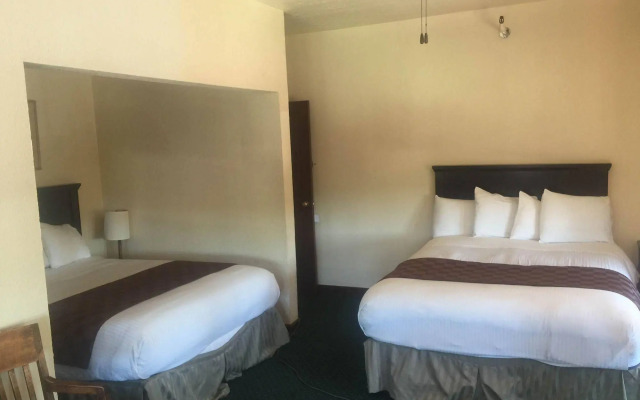 College Inn Hotel