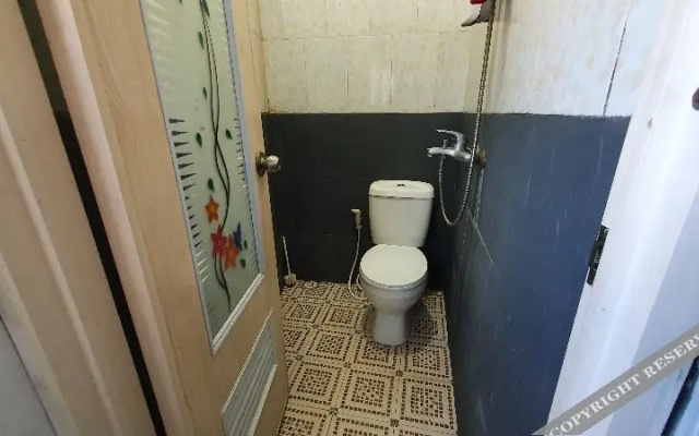 OYO 90368 Batu Adem Guest House