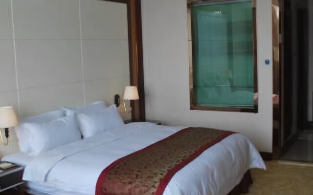Longhu Hotel