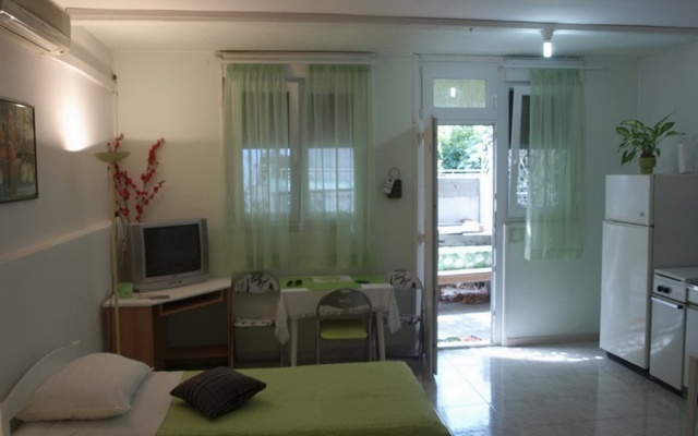 Studio apartment Edvard - garden terrace : SA1- zeleni  Split, Riviera Split