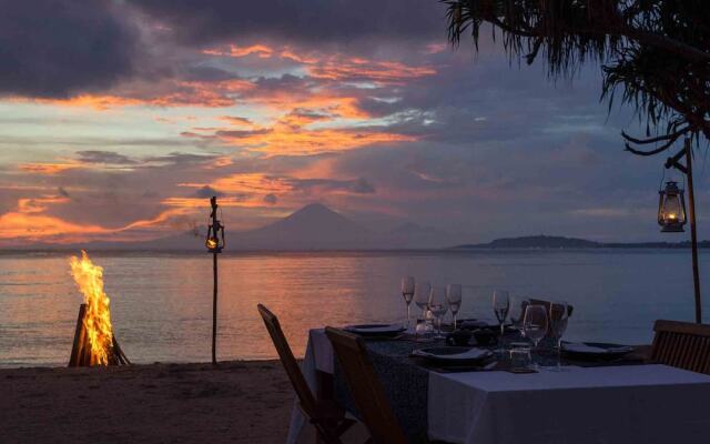 Sira Beach House