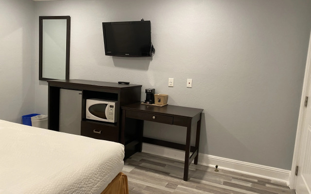 Aura Inn Monterey