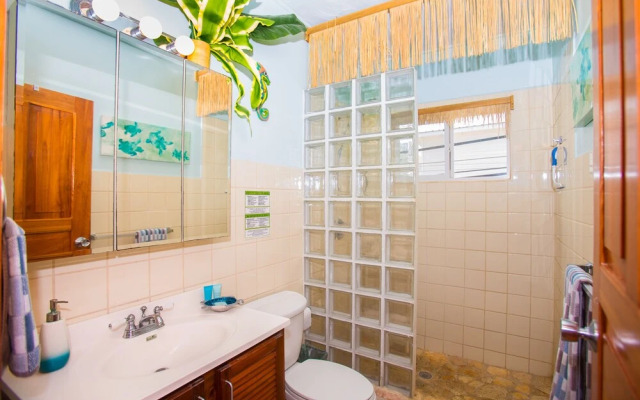 Gecko Getaway in West Bay - Condo #10