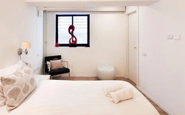 Rupin Nacre in Tel Aviv-yafo