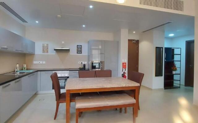 ONE Elegant Apartment in Muscat Bay 02