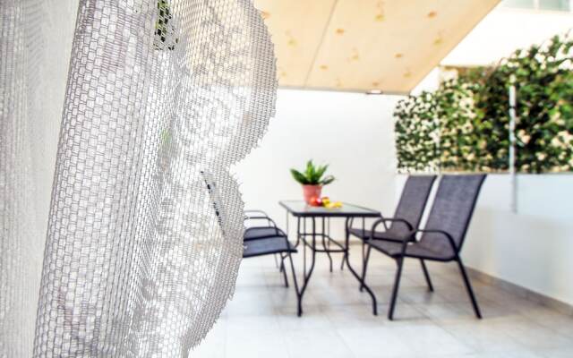 Elegant and renovated flat in Dafni