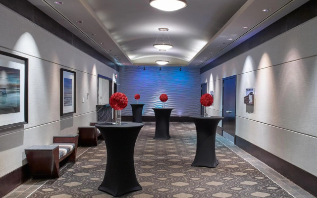 Delta Hotels by Marriott Edmonton Centre Suites