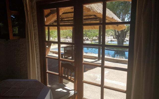 Nyangombe Safari Lodge