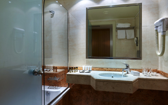 Atrion Hotel