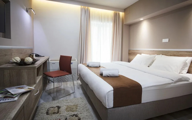Hotel Junior