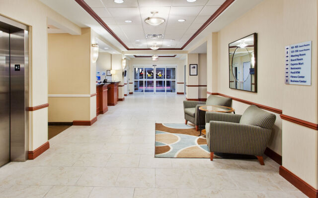 Holiday Inn Express & Suites Baton Rouge East by IHG