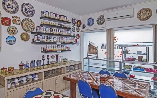 RedDoorz @ Slipi Jaya