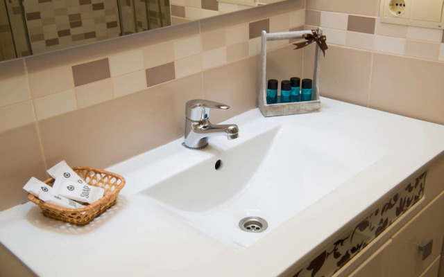 Las Damas Premium 23F Beach Front - Pool & Parking